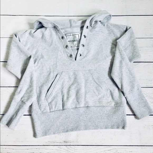 Lorna Jane Sweaters - Uniquely Lorna Jane gray hoodie xs